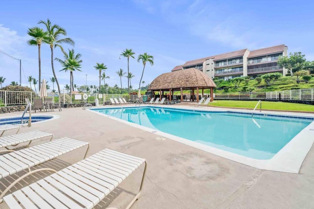 Newly Renovated Condo With Sup Paddle Boards And Golf Clubs Included Kailua-Kona Exterior foto